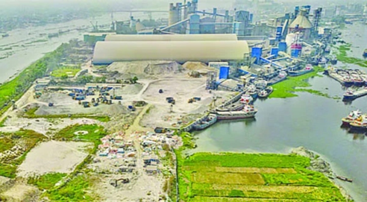 শাহ সিমেন্ট গিলে খাচ্ছে নদী